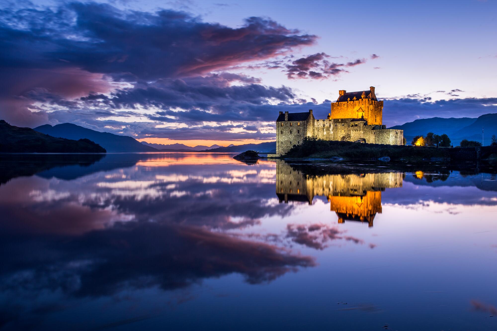 Eileen Donan Castle at Night